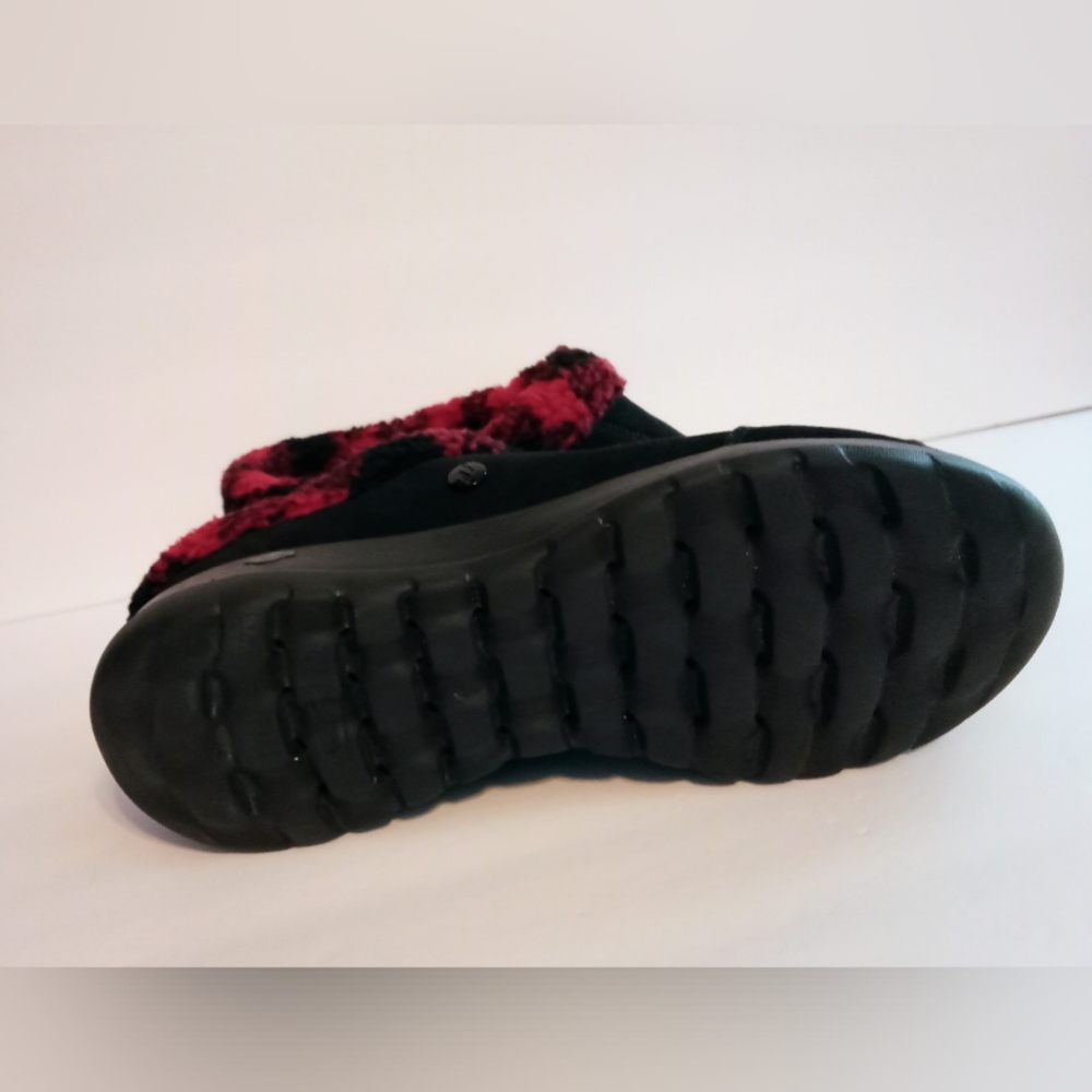 Skechers Black and Red Women's Mules - Picture 5 of 8